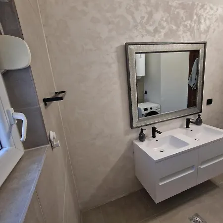 Split Luxury Panorama For 21 People * Celina