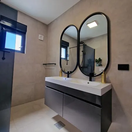 Split Luxury Panorama For 21 People Villa *
