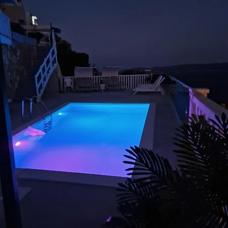 Split Luxury Panorama For 21 People Villa