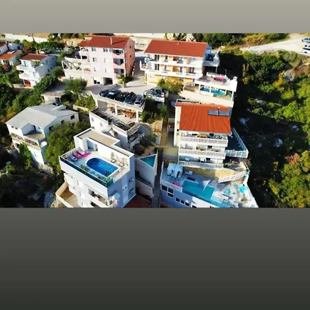 Split Luxury Panorama For 21 People Вілла Селіна